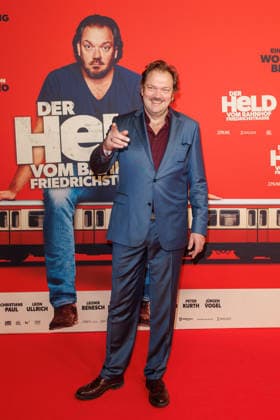 Premiere of Der Held vom Bahnhof Friedrichstrasse Charly Hübner at the premiere of Der Held vom Bahnhof Friedrichstrasse at Delphi Filmpalast on 02 12 2025 in Berlin Copyright: xEventpressxKochanx