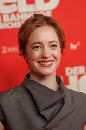 Premiere Der Held vom Bahnhof Friedrichstrasse Leonie Benesch at the premiere of Der Held vom Bahnhof Friedrichstrasse at Delphi Filmpalast on 02 12 2025 in Berlin Copyright: xEventpressxKochanx
