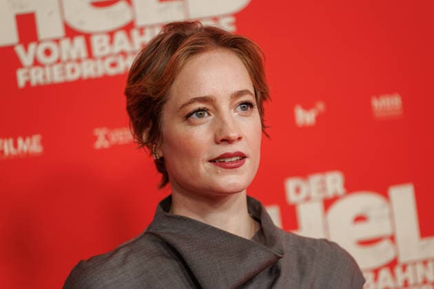 Premiere Der Held vom Bahnhof Friedrichstrasse Leonie Benesch at the premiere of Der Held vom Bahnhof Friedrichstrasse at Delphi Filmpalast on 02 12 2025 in Berlin Copyright: xEventpressxKochanx