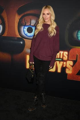 HOLLYWOOD, CALIFORNIA - DECEMBER 02: Jenny McCarthy at the Five Nights At Freddy s 2 premiere presented by Universal Pictures And Blumhouse at TCL Chinese Theatre on December 02, 2025 in Hollywood, California Copyright: xJeffreyxMayerx xMediaPunchx
