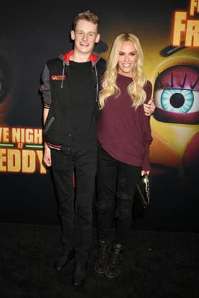 HOLLYWOOD, CALIFORNIA - DECEMBER 02: Evan Asher and Jenny McCarthy at the Five Nights At Freddy s 2 premiere presented by Universal Pictures And Blumhouse at TCL Chinese Theatre on December 02, 2025 in Hollywood, California Copyright: xJeffreyxMayerx xMediaPunchx