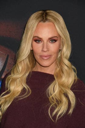HOLLYWOOD, CALIFORNIA - DECEMBER 02: Jenny McCarthy at the Five Nights At Freddy s 2 premiere presented by Universal Pictures And Blumhouse at TCL Chinese Theatre on December 02, 2025 in Hollywood, California Copyright: xJeffreyxMayerx xMediaPunchx