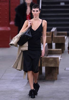 Vittoria Ceretti On The Catwalk Chanel - NYC Vittoria Ceretti walks the runway during the Chanel Metiers D Art Show 2026 in New York on December 2, 2025. Photo by Charles Guerin ABACAPRESS.COM New York City NY United States  Copyright: xGuerinxCharles ABACAx