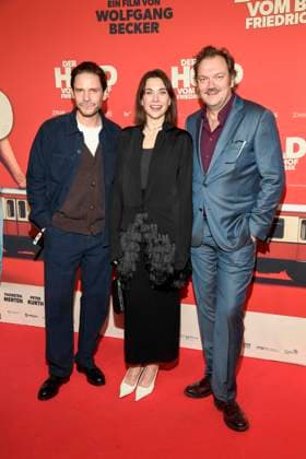 ABBberlin Daniel Brühl Bruehl Christiane Paul and Charly Hübner Huebner Actors on the red carpet at the world premiere of the movie DER HELD VOM BAHNHOF FRIEDRICHSTRASSE at Delphi Filmpalast Berlin on 02 12 2025 Berlin Germany
