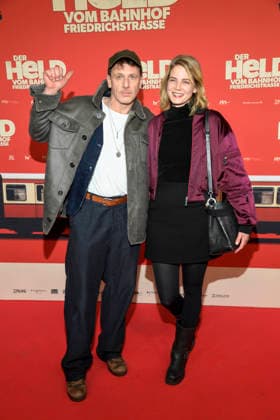 ABBberlin Hendrik Duryn and Rike Schmid actors as guests on the red carpet at the world premiere of the movie DER HELD VOM BAHNHOF FRIEDRICHSTRASSE at Delphi Filmpalast Berlin on 02 12 2025 Berlin Germany