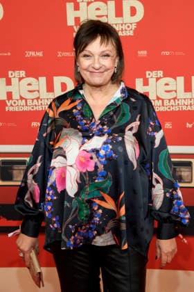 ABBberlin Heike Hanold Lynch as a guest on the red carpet at the world premiere of the movie DER HELD VOM BAHNHOF FRIEDRICHSTRASSE at Delphi Filmpalast Berlin on 02 12 2025 Berlin Germany
