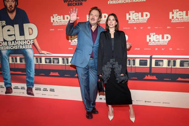 ABBberlin Charly Hübner Huebner Christiane Paul Actors on the red carpet at the world premiere of the movie DER HELD VOM BAHNHOF FRIEDRICHSTRASSE at Delphi Filmpalast Berlin on 02 12 2025 Berlin Germany