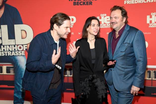 ABBberlin Daniel Brühl Bruehl Christiane Paul and Charly Hübner Huebner Actors on the red carpet at the world premiere of the movie DER HELD VOM BAHNHOF FRIEDRICHSTRASSE at Delphi Filmpalast Berlin on 02 12 2025 Berlin Germany