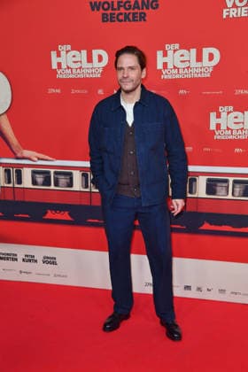 Daniel Bruehl at the premiere of DER HELD VOM BAHNHOF FRIEDRICHSTRASSE at the Delphi Filmpalast in Berlin 02 12 2025