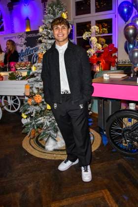 ABBkoeln Maurice Fuchs Saenger musician as guest at Katys X Mas Wonderland Christmas Party in the Wolkenburg on 02 12 2025 in Cologne NRW Germany