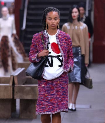 Chanel Metiers D Art Show 2026 - Runway - NYC Model is walking the runway during the Chanel Metiers D Art Show 2026 in New York on December 2, 2025. Photo by Charles Guerin ABACAPRESS.COM New York City NY United States  Copyright: xGuerinxCharles ABACAx