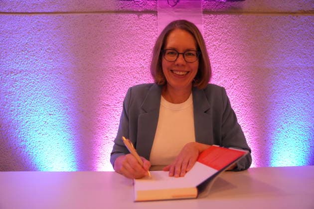 Event at the Urania in Berlin GER, Berlin, 20251202, Book launch and discussion with Anne Brorhilker, Cum Ex, billions and morals