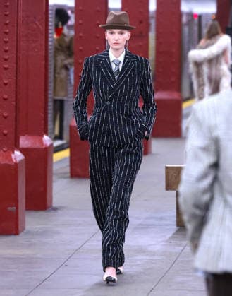 Chanel Metiers D Art Show 2026 - Runway - NYC Model is walking the runway during the Chanel Metiers D Art Show 2026 in New York on December 2, 2025. Photo by Charles Guerin ABACAPRESS.COM New York City NY United States  Copyright: xGuerinxCharles ABACAx