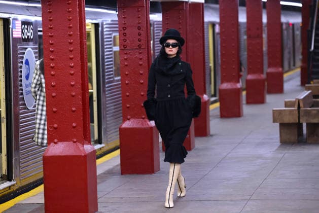 Chanel Metiers D Art Show 2026 - Runway - NYC Model is walking the runway during the Chanel Metiers D Art Show 2026 in New York on December 2, 2025. Photo by Charles Guerin ABACAPRESS.COM New York City NY United States  Copyright: xGuerinxCharles ABACAx