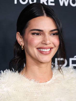 20th Annual L Oreal Paris Women Of Worth Celebration 2025 MUSEUM ROW, MIRACLE MILE, LOS ANGELES, CALIFORNIA, USA - DECEMBER 02: American model, socialite and media personality Kendall Jenner arrives at the 20th Annual L Oreal Paris Women Of Worth Celebration 2025 held the Academy Museum of Motion Pictures on December 2, 2025 in Museum Row, Miracle Mile, Los Angeles, California, United States., Credit:Xavier Collin Avalon United States, California, Los Angeles, Academy Museum of Motion Pictures  Copyright: xXavierxCollinx xAvalonx 1056190254