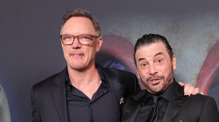 02 December 2025 - Hollywood, California - JMatthew Lillard, Skeet Ulrich,. Universal Pictures Five Nights At Freddy s 2 Premiere held at The TCL Chinese Theatre Hollywood USA - ZUMAa123 20251202_zaa_a123_206 Copyright: xADx
