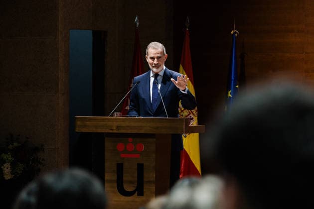 The King closes the conference on the role of the Crown in the Spanish democratization process King Felipe VI during the closing ceremony of the conference on the role of the Crown in the Spanish democratization process, at the Rey Juan Carlos University, on December 3, 2025, in Madrid Spain Organized by the Chair of Democratic Memory of the Rey Juan Carlos University, together with the Ministry of Territorial Policy and Democratic Memory, this is an academic meeting that will address the historical evolution and the role of the Crown in the Spanish democracy 03 DECEMBER 2025 Carlos Lujá Espana  Copyright: xCarlosxLujanx 7145215