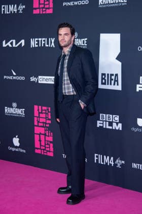 November 30, 2025, London, United Kingdom: Tom Bateman attends The 28th British Independent Film Awards at The Roundhouse. London United Kingdom - ZUMAs197 20251130_aaa_s197_1012 Copyright: xLoredanaxSangiulianox