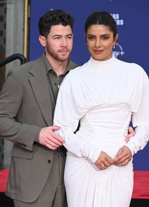 Jonas Brothers Hand and Footprint Ceremony Nick Jonas and Priyanka Chopra Jonas at the Jonas Brothers Hand and Footprint In Cement Ceremony held at the TCL Chinese Theatre on December 3, 2025 in Hollywood, Ca. Hollywood TCL Chinese Theatre California USA Copyright: xLeexWatt AFF-USA.COMx