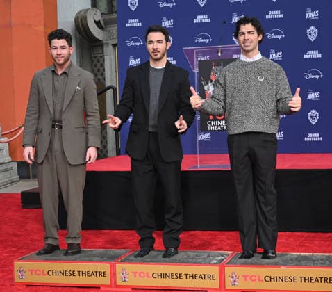 Jonas Brothers Hand and Footprint Ceremony Nick Jonas, Kevin Jonas and Joe Jonas at the Jonas Brothers Hand and Footprint In Cement Ceremony held at the TCL Chinese Theatre on December 3, 2025 in Hollywood, Ca. Hollywood TCL Chinese Theatre California USA Copyright: xLeexWatt AFF-USA.COMx