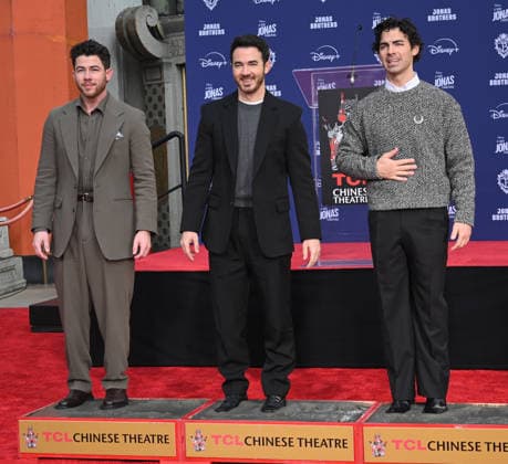 Jonas Brothers Hand and Footprint Ceremony Nick Jonas, Kevin Jonas and Joe Jonas at the Jonas Brothers Hand and Footprint In Cement Ceremony held at the TCL Chinese Theatre on December 3, 2025 in Hollywood, Ca. Hollywood TCL Chinese Theatre California USA Copyright: xLeexWatt AFF-USA.COMx