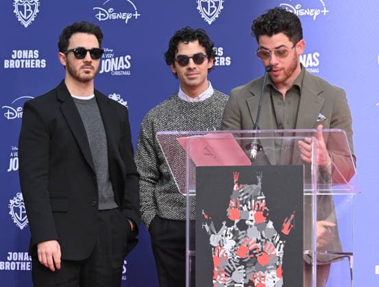 Jonas Brothers Hand and Footprint Ceremony Kevin Jonas, Joe Jonas and Nick Jonas at the Jonas Brothers Hand and Footprint In Cement Ceremony held at the TCL Chinese Theatre on December 3, 2025 in Hollywood, Ca. Hollywood TCL Chinese Theatre California USA Copyright: xLeexWatt AFF-USA.COMx