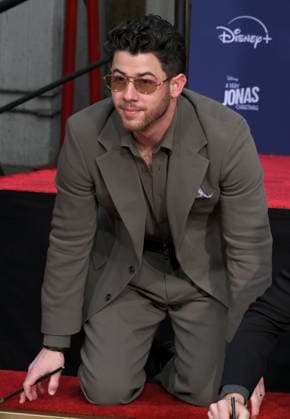 Jonas Brothers Hand and Footprint Ceremony Nick Jonas at the Jonas Brothers Hand and Footprint In Cement Ceremony held at the TCL Chinese Theatre on December 3, 2025 in Hollywood, Ca. Hollywood TCL Chinese Theatre California USA Copyright: xLeexWatt AFF-USA.COMx