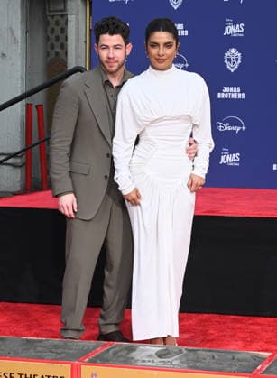 Jonas Brothers Hand and Footprint Ceremony Nick Jonas and Priyanka Chopra Jonas at the Jonas Brothers Hand and Footprint In Cement Ceremony held at the TCL Chinese Theatre on December 3, 2025 in Hollywood, Ca. Hollywood TCL Chinese Theatre California USA Copyright: xLeexWatt AFF-USA.COMx