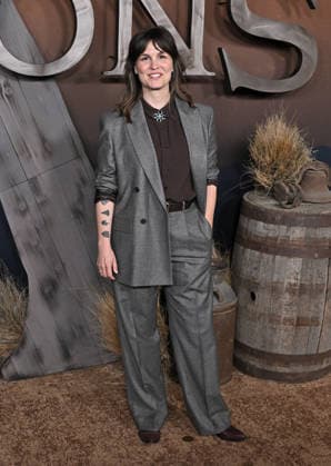 ˜The Abandons™ Premiere Sarah McCarron arriving to Netflix™s The Abandons™ premiere held at the Netflix Tudum Theater on December 3, 2025 in Hollywood, Ca. Hollywood Netflix Tudum Theater California USA Copyright: xStarbuck AFF-USA.COMx
