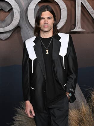 ˜The Abandons™ Premiere Nick Perri arriving to Netflix™s The Abandons™ premiere held at the Netflix Tudum Theater on December 3, 2025 in Hollywood, Ca. Hollywood Netflix Tudum Theater California USA Copyright: xStarbuck AFF-USA.COMx