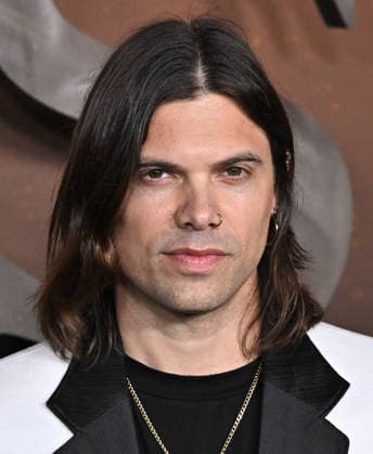 ˜The Abandons™ Premiere Nick Perri arriving to Netflix™s The Abandons™ premiere held at the Netflix Tudum Theater on December 3, 2025 in Hollywood, Ca. Hollywood Netflix Tudum Theater California USA Copyright: xStarbuck AFF-USA.COMx