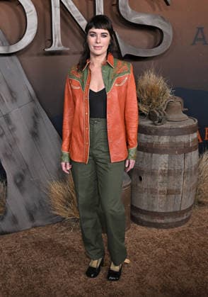 ˜The Abandons™ Premiere Lena Headey arriving to Netflix™s The Abandons™ premiere held at the Netflix Tudum Theater on December 3, 2025 in Hollywood, Ca. Hollywood Netflix Tudum Theater California USA Copyright: xStarbuck AFF-USA.COMx