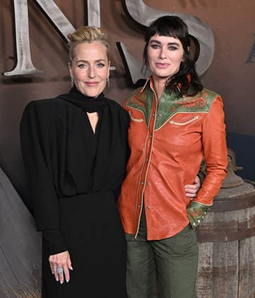 ˜The Abandons™ Premiere Gillian Anderson and Lena Headey arriving to Netflix™s The Abandons™ premiere held at the Netflix Tudum Theater on December 3, 2025 in Hollywood, Ca. Hollywood Netflix Tudum Theater California USA Copyright: xStarbuck AFF-USA.COMx