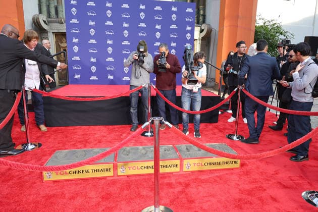 December 3, 2025, Los Angeles, California, USA: General Atmosphere, Media at a ceremony honoring the Jonas Brothers with hand and foot prints at the TCL Chinese Theatre IMAX. Los Angeles USA - ZUMAg107 20251203_zep_g107_040 Copyright: xNinaxPrommerx