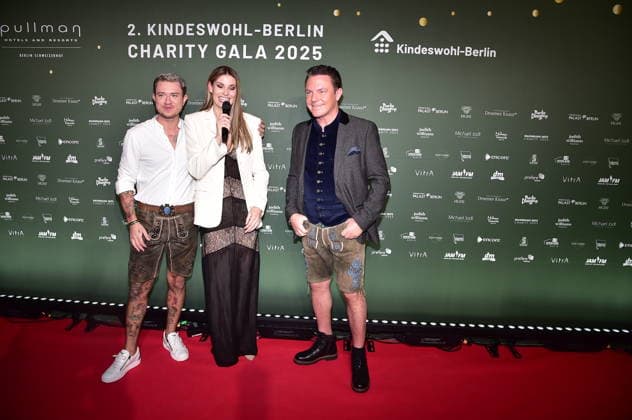 2 Kindeswohl Berlin Charity Gala 2025 Max Weidner, Rebecca Kunikowski, Stephan Mross Arrival, red carpet 2 Kindeswohl Berlin Charity Gala 2025Ò at the Hotel Pullman Berlin Schweizerhof in Berlin on 04 12 2025 Photopress Mueller