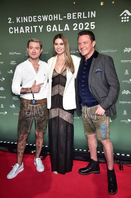 2 Kindeswohl Berlin Charity Gala 2025 Max Weidner, Rebecca Kunikowski, Stephan Mross Arrival, red carpet 2 Kindeswohl Berlin Charity Gala 2025Ò at the Hotel Pullman Berlin Schweizerhof in Berlin on 04 12 2025 Photopress Mueller