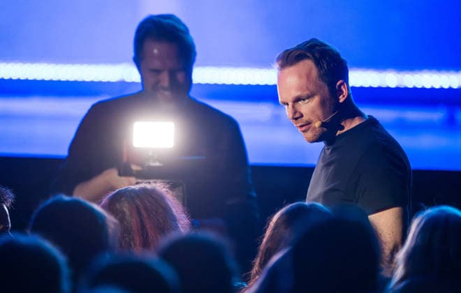 2025 12 04 Sparkassen Arena Zwickau Ralf Schmitz inspires with Schmitz inventions in the sold-out Sparkassen Arena Zwickau