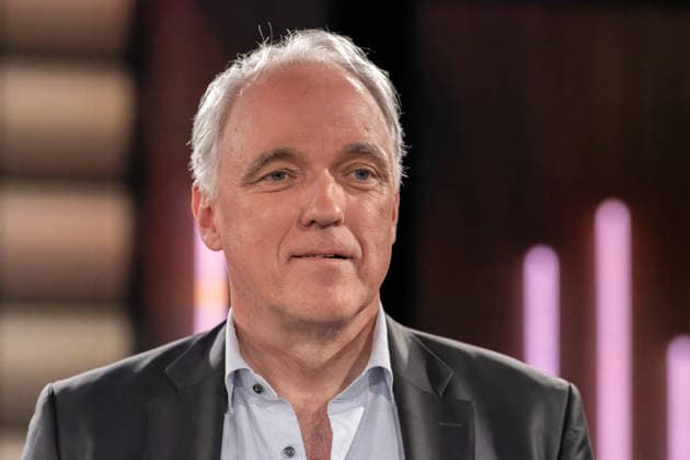 Kölner Treff on December 05, 2025 In the picture Werner Bartens, doctor and science journalist for various renowned press organizations As such, he has written several non-fiction books on health-related topics Susan Link and Micky Beisenherz interviewed their guests in their own way with exciting results Cologne North Rhine-Westphalia Germany