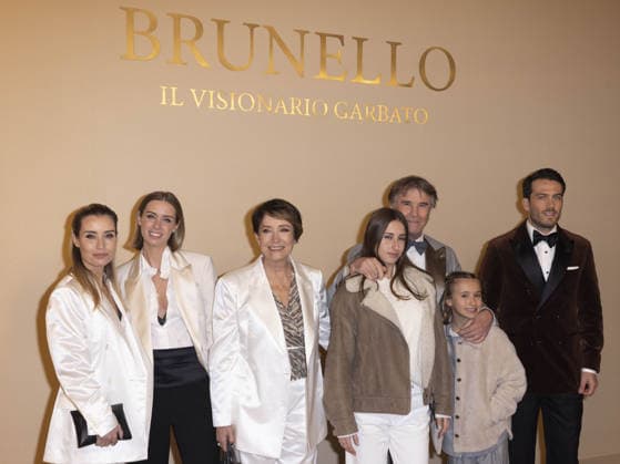 Brunello, Il Visionario Garbato Premiere - Rome ROME, ITALY - DECEMBER 04: Cucinelli Family - (L-R) Camilla Cucinelli, Carolina Cucinelli, Federica Benda, Brunello Cucinelli , Riccardo Stefanelli and the two daughters of Camilla and Riccardo attends the premiere of Brunello , Il Visionario Garbato at Cinecitta Studios on December 04, 2025 in Rome, Italy. Prima Barol Anadolu Rome Italy. Editorial use only. Please get in touch for any other usage.  Copyright: x2025xAnadoluxPrimaxBarolx