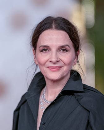 Red Sea Film Festival Opening Ceremony - Jeddah French actress Juliette Binoche walks the red carpet as she arrives to the opening ceremony of the 5th edition of the Red Sea Film Festival in Jeddah, Saudi Arabia, on December 4, 2025. Photo by Balkis Press ABACAPRESS.COM Jeddah Saudi Arabia  Copyright: xBalkisxPress ABACAx