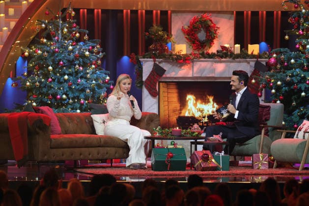 The Great Christmas Show 2025 Presenter Giovanni Zarrella with Beatrice Egli Swiss pop singer The Great Christmas Show presented by Giovanni Zarrella ZDF Live broadcast from 04 12 2025 in the Baden Arena Offenburg Offenburg, Baden Württemberg, Germany