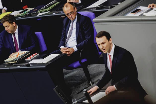 L R Friedrich Merz CDU , Federal Chancellor, and Pascal Reddig, Member of the German Bundestag CDU and Chairman of the Young Group of the CDU CSU, recorded during the debate on the pension package in the German Bundestag in Berlin, 05 12 2025 The Young Group of the CDU CSU parliamentary group threatens to reject the package, which could lead to a cri Copyright: xFlorianxGaertnerx