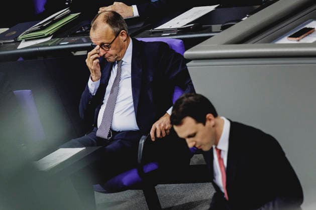 L R Friedrich Merz CDU , Federal Chancellor, and Pascal Reddig, Member of the German Bundestag CDU and Chairman of the Young Group of the CDU CSU, recorded during the debate on the pension package in the German Bundestag in Berlin, 05 12 2025 The Young Group of the CDU CSU parliamentary group threatens to reject the package, which could lead to a cri Copyright: xFlorianxGaertnerx