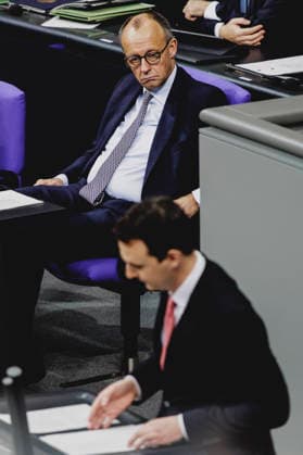 L R Friedrich Merz CDU , Federal Chancellor, and Pascal Reddig, Member of the German Bundestag CDU and Chairman of the Young Group of the CDU CSU, recorded during the debate on the pension package in the German Bundestag in Berlin, 05 12 2025 The Young Group of the CDU CSU parliamentary group threatens to reject the package, which could lead to a cri Copyright: xFlorianxGaertnerx
