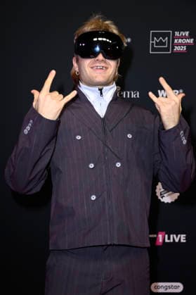 Ski Aggu at the 26 award ceremony of the 1Live Krone 2025 in the Lokschuppen Bielefeld, 04 12 2025 geislerfp_krone2025_5937