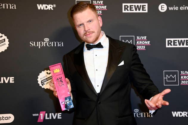 Finch at the 26 award ceremony of the 1Live Krone 2025 in the Lokschuppen Bielefeld, 04 12 2025 geislerfp_krone2025_6147