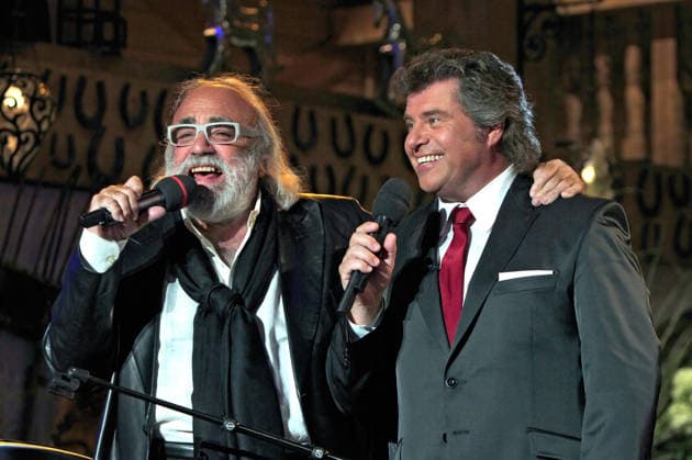 ARCHIVE Andy Borg Singer and presenter Andy Borg with Demis Roussos on the occasion of the ADR TV show Musikantenstadl , 2011 ARCHIVE RECORD, date estimated 20251115JWM1621