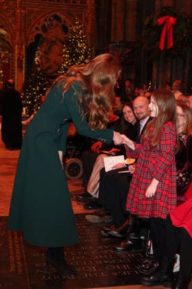 Members Of The Royal Family Attend The Together At Christmas Carol Service LONDON, ENGLAND - DECEMBER 05: Catherine, Princess of Wales speaks with guests at the Together At Christmas Carol Service at Westminster Abbey on December 05, 2025 in London, England. Led by The Princess and supported by The Royal Foundation, the annual event offered a chance to pause and reflect on the values of love, compassion, and the connections we share. The service also highlighted remarkable individuals from across the UK who have demonstrated extraordinary kindness, empathy, and support within their communities., Credit:Chris Jackson Avalon United Kingdom, England, London, Westminster Abbey  Copyright: xChrisxJacksonx xAvalonx 1056773079
