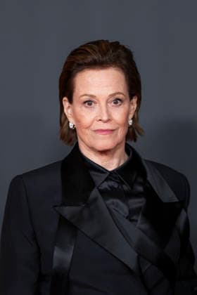 « Avatar: Fire And Ash » European Premiere - Paris Sigourney Weaver attends the Avatar: Fire And Ash European Premiere on December 05, 2025 in Boulogne-Billancourt, near Paris, France. Photo by Eliot Blondet ABACAPRES.COM Paris France France  Copyright: xBlondetxEliot ABACAx