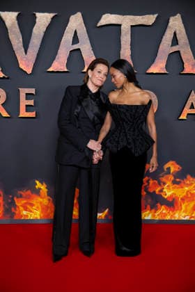 « Avatar: Fire And Ash » European Premiere - Paris Sigourney Weaver and Zoe Saldana attends the Avatar: Fire And Ash European Premiere on December 05, 2025 in Boulogne-Billancourt, near Paris, France. Photo by Eliot Blondet ABACAPRES.COM Paris France France  Copyright: xBlondetxEliot ABACAx